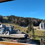 Vucko, Depandans, U452 Sa Pogledom Na Stazu - Private Host Apartman