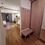 Vucko, Depandans, U452 Sa Pogledom Na Stazu - Private Host