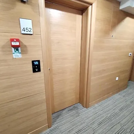 Vucko, Depandans, U452 Sa Pogledom Na Stazu - Private Host 4* Τζαχορίνα