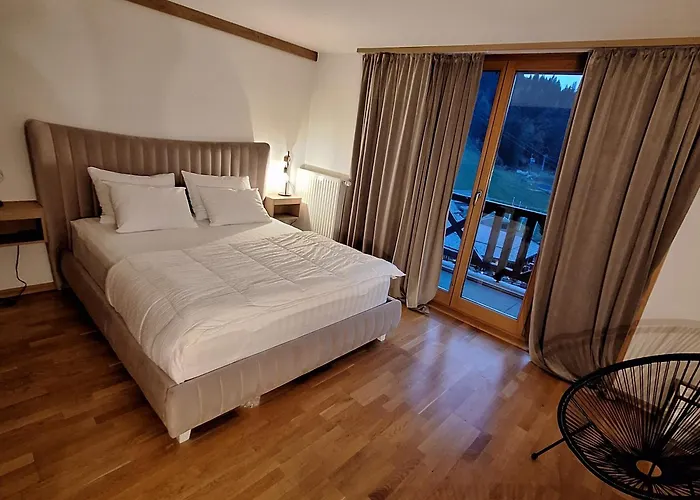 Apartment Vucko, Depandans, U452 Sa Pogledom Na Stazu - Private Host