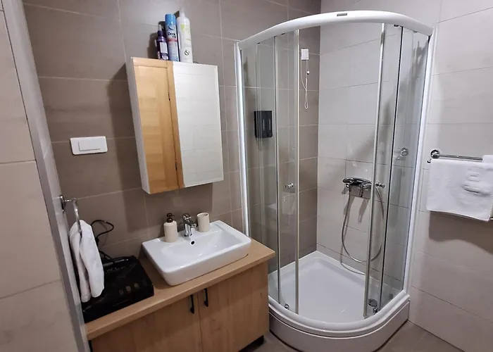 Vucko, Depandans, U452 Sa Pogledom Na Stazu - Private Host 3*