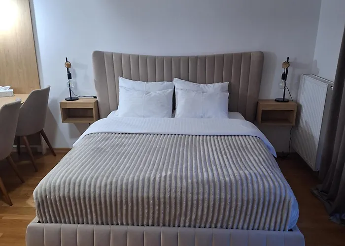 Vucko, Depandans, U452 Sa Pogledom Na Stazu - Private Host 3*